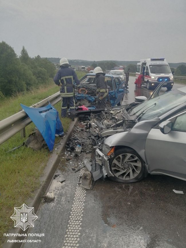 Шесть человек, в том числе четверо детей, пострадали в ДТП на трассе Киев-Чоп 01 dqxikeidqxidqrant