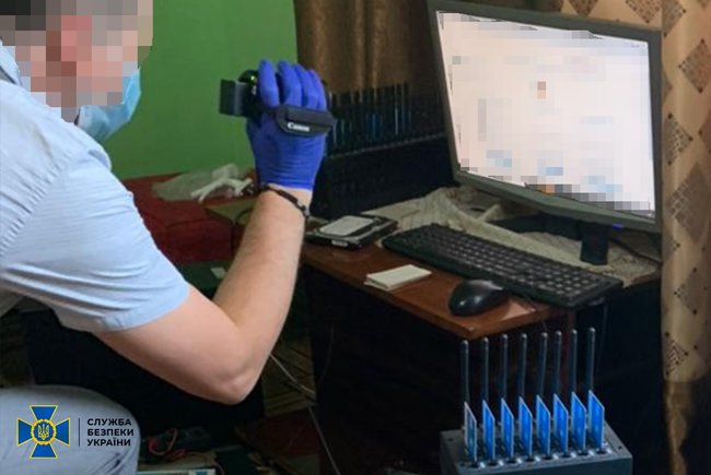 СБУ накрыла мощную пророссийскую ботоферму на Ивано-Франковщине 04 СБУ накрыла мощную пророссийскую ботоферму на Ивано-Франковщине 04
