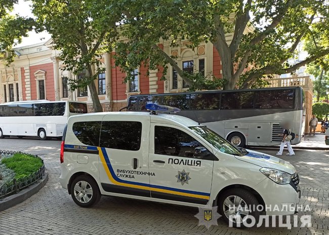 В горсовете Одессы искали бомбу, эвакуировали почти 200 человек 01 dqxikeidqxidqrant