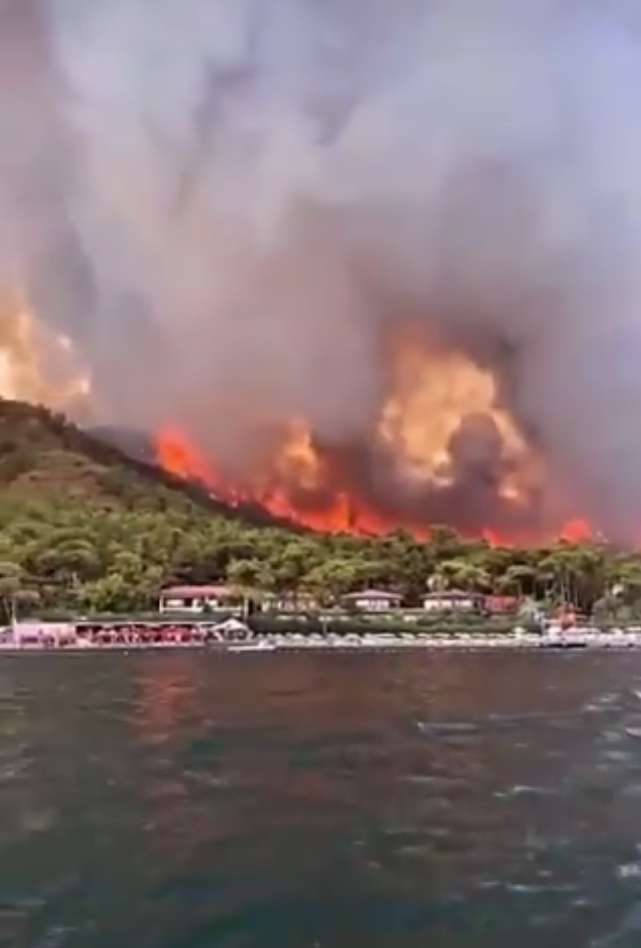 Пожары в Турции вспыхнули с новой силой. dqxikeidqxidqeant