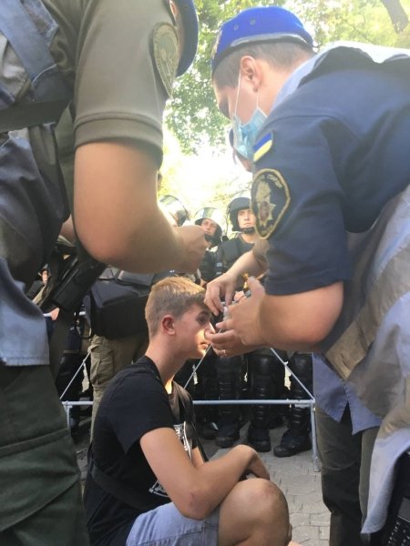 офис президента, лгбт-рейв, лгбт-прайд, киев-прайд, нацполиция