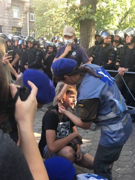 офис президента, лгбт-рейв, лгбт-прайд, киев-прайд, нацполиция