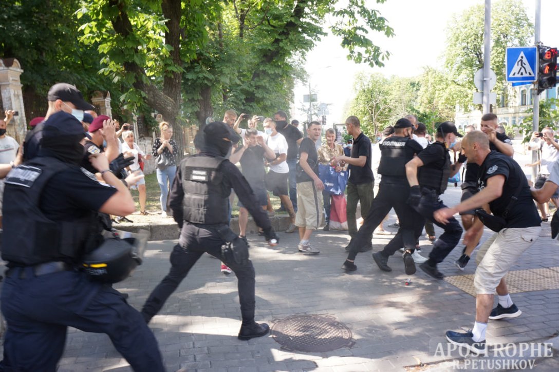 офис президента, лгбт-рейв, лгбт-прайд, киев-прайд, нацполиция