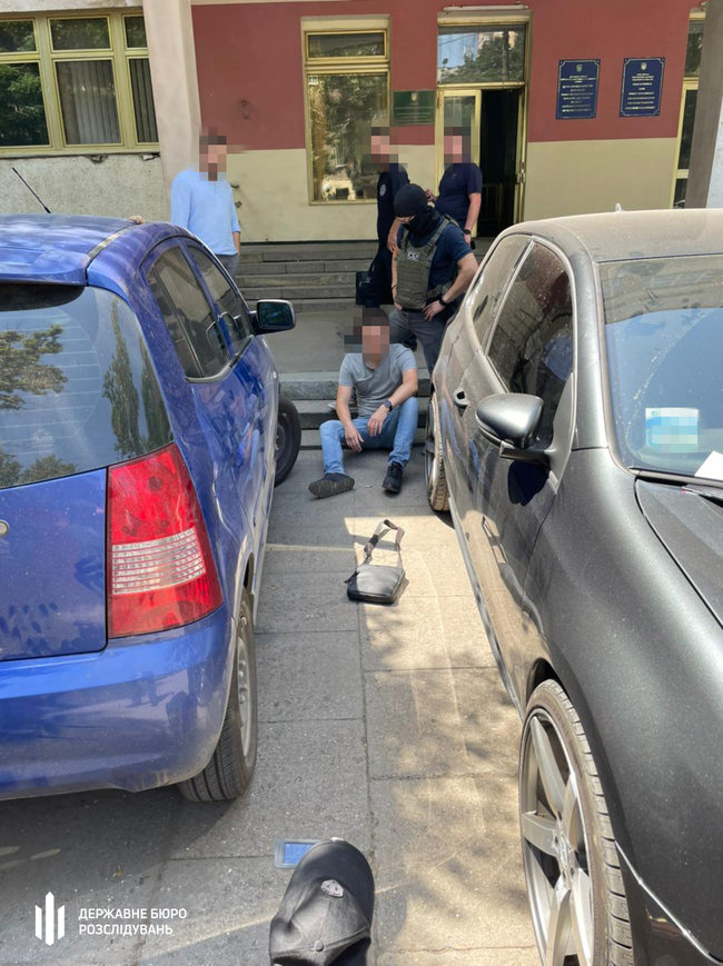 Чиновник Госэкоинспекции задержан в Одессе при получении 1,5 тыс. долл. взятки, - ГБР 01 dqxikeidqxidqeant