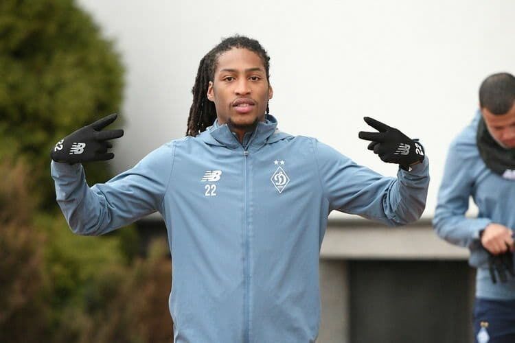 Родригес нарушил контракт