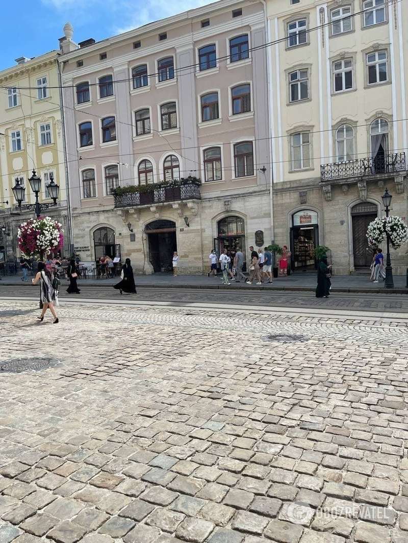 Саудиты гуляют по городу Львов