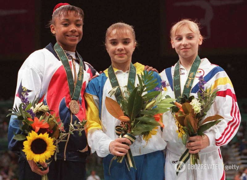 Лилия Подкопаева (в центре) dqxikeidqxidqeant