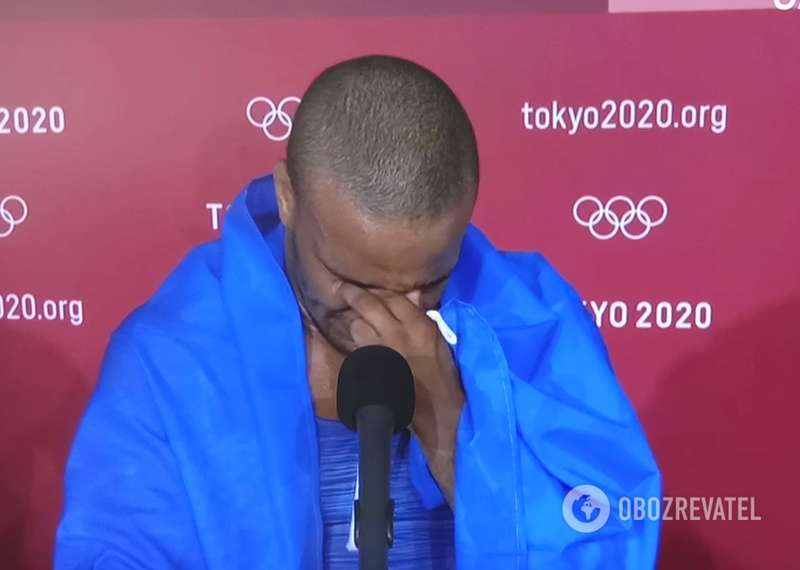 Беленюк не сдерживал слез. dqxikeidqxidqrant