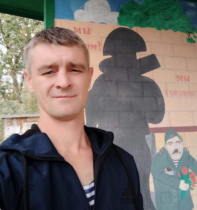 Украинский беспилотник уничтожил наемника 3-й российской мотострелковой бригады 01 dqxikeidqxidqeant