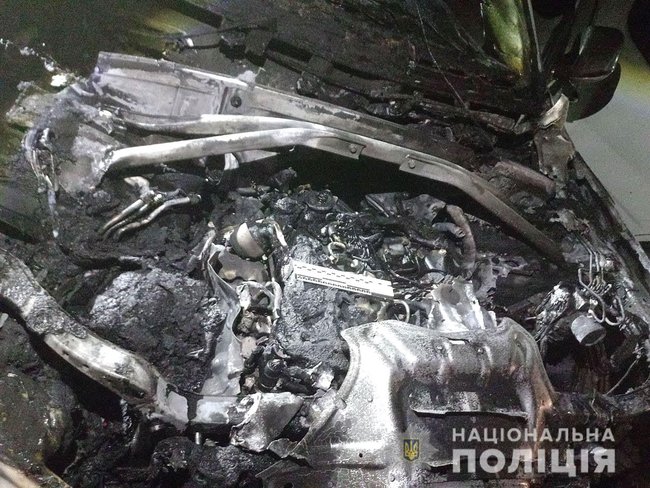 Депутату облсовета в Ривном подожгли автомобиль, - полиция 03