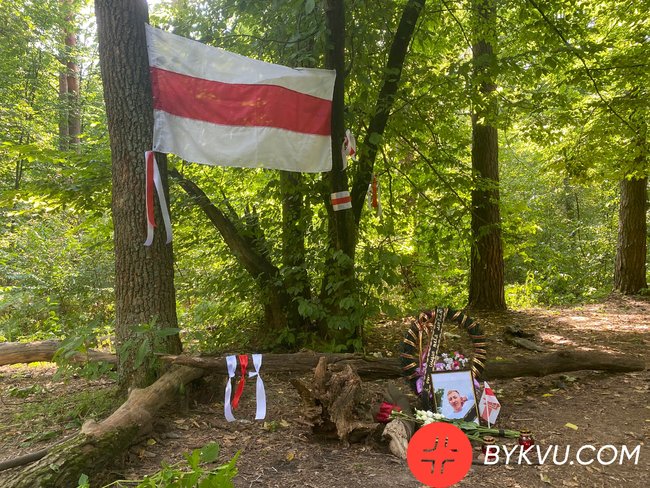 На месте гибели белорусского активиста Шишова возник стихийный мемориал 04