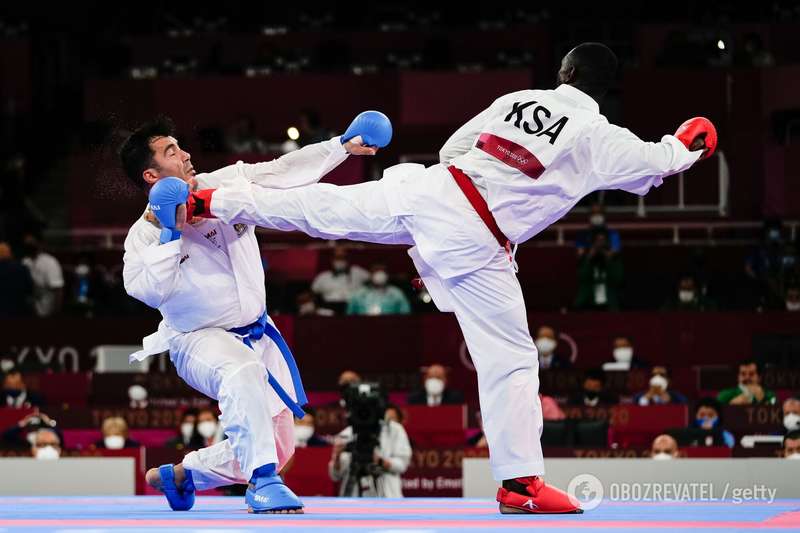 Саджад Ганджзаде получил сильнейший удар в шею dqxikeidqxidqrant