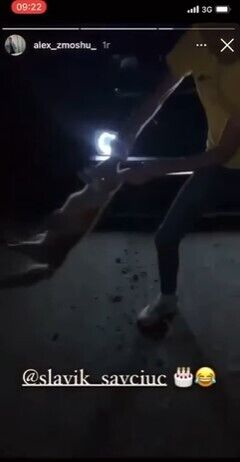 Молодые люди поиздевались над лисенком dqxikeidqxidqrant