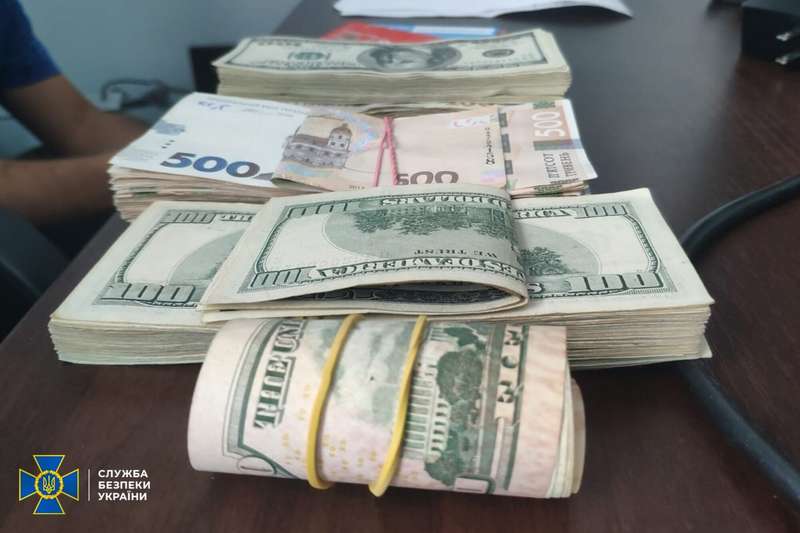 Сумма изъятых средств в эквиваленте равняется 1 млн грн.