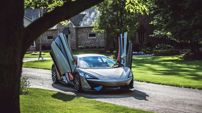 До первой "сотни" автомобиль разгоняется за 3,2 секунды, а максимальная скорость может достигать 328 км/ч dqxikeidqxiqqdant