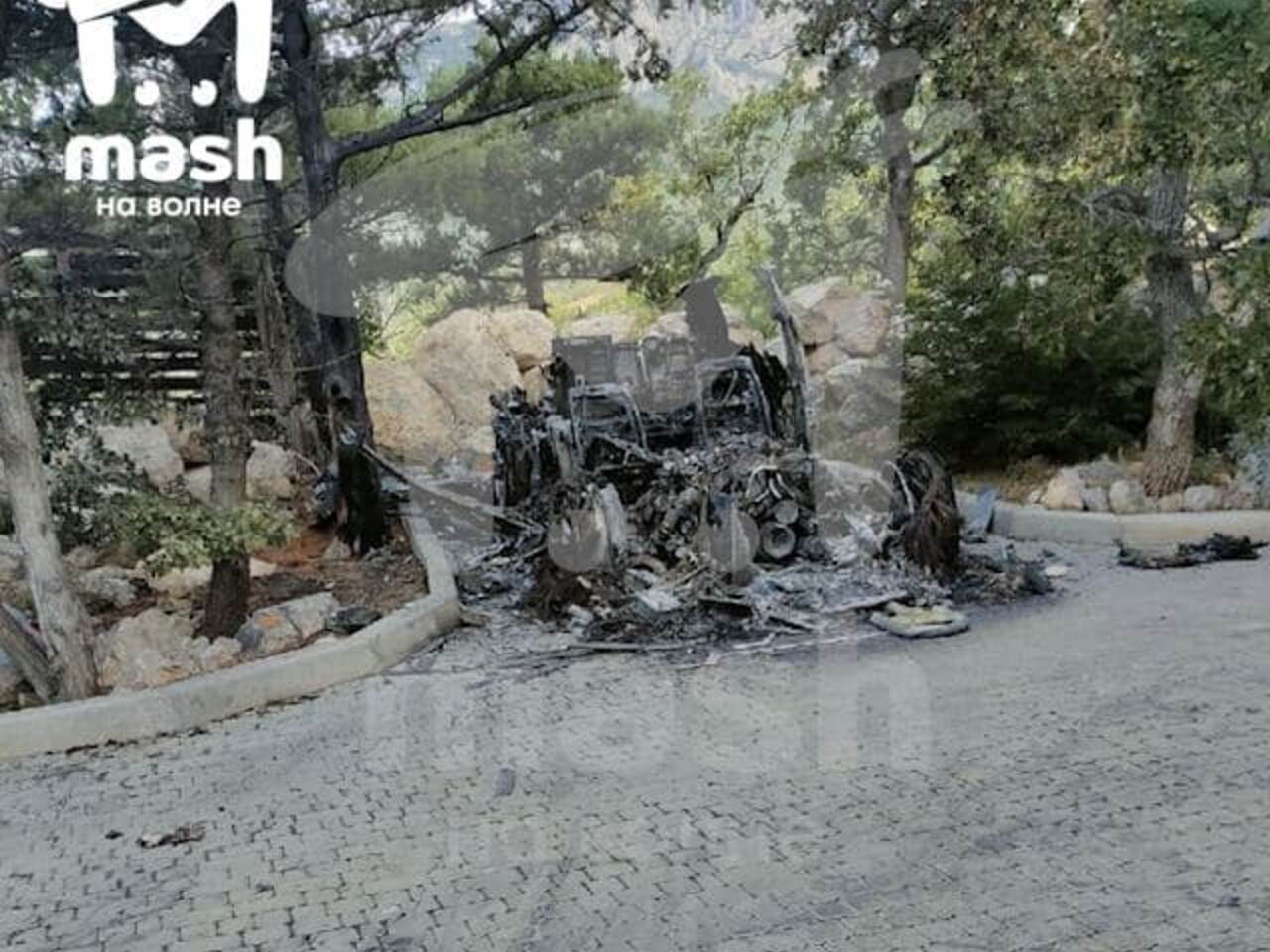 В Крыму сожгли Rolls-Royсе жены бывшего советника Путина за 31 миллион рублей: Происшествия: Россия: Lenta.ru dqxikeidqxidqrant