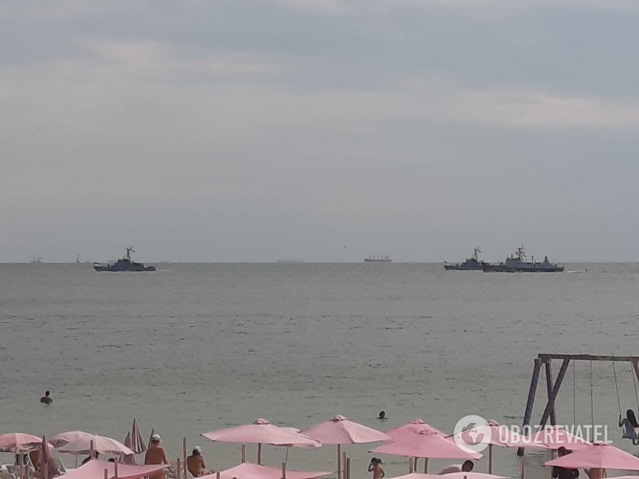 В море заметили военные корабли