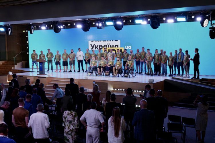 Награждение ветеранов. dqxikeidqxidqrant