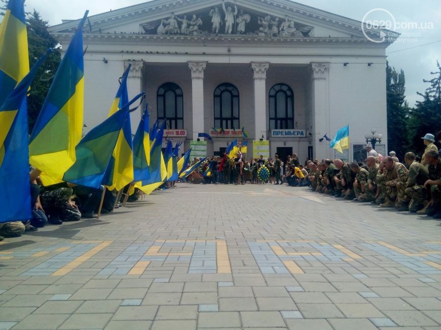 В Мариуполе улицу Новороссийскую хотят назвать именем погибшего в АТО мариупольца (ВИДЕО) (фото) - фото 1