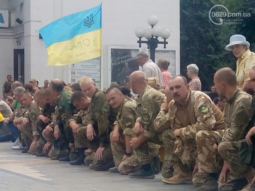 В Мариуполе улицу Новороссийскую хотят назвать именем погибшего в АТО мариупольца (ВИДЕО) (фото) - фото 1