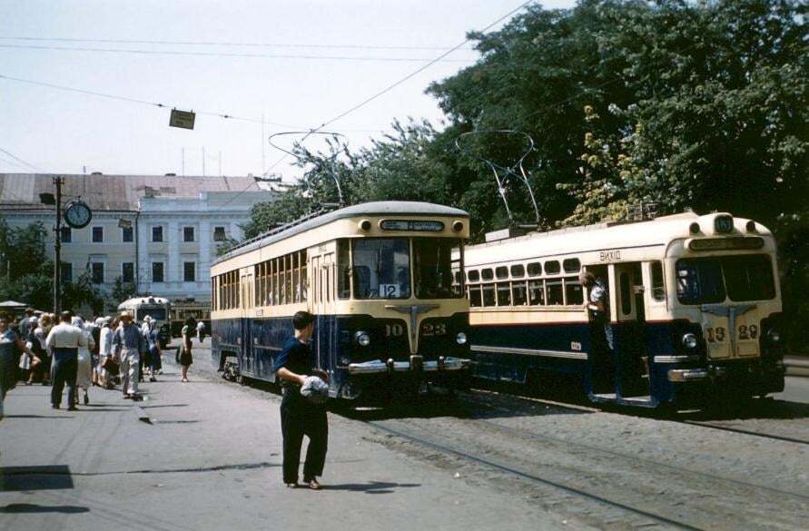 Ты видишь: наши идут. Это флаг наш! dqxikeidqxidqrant