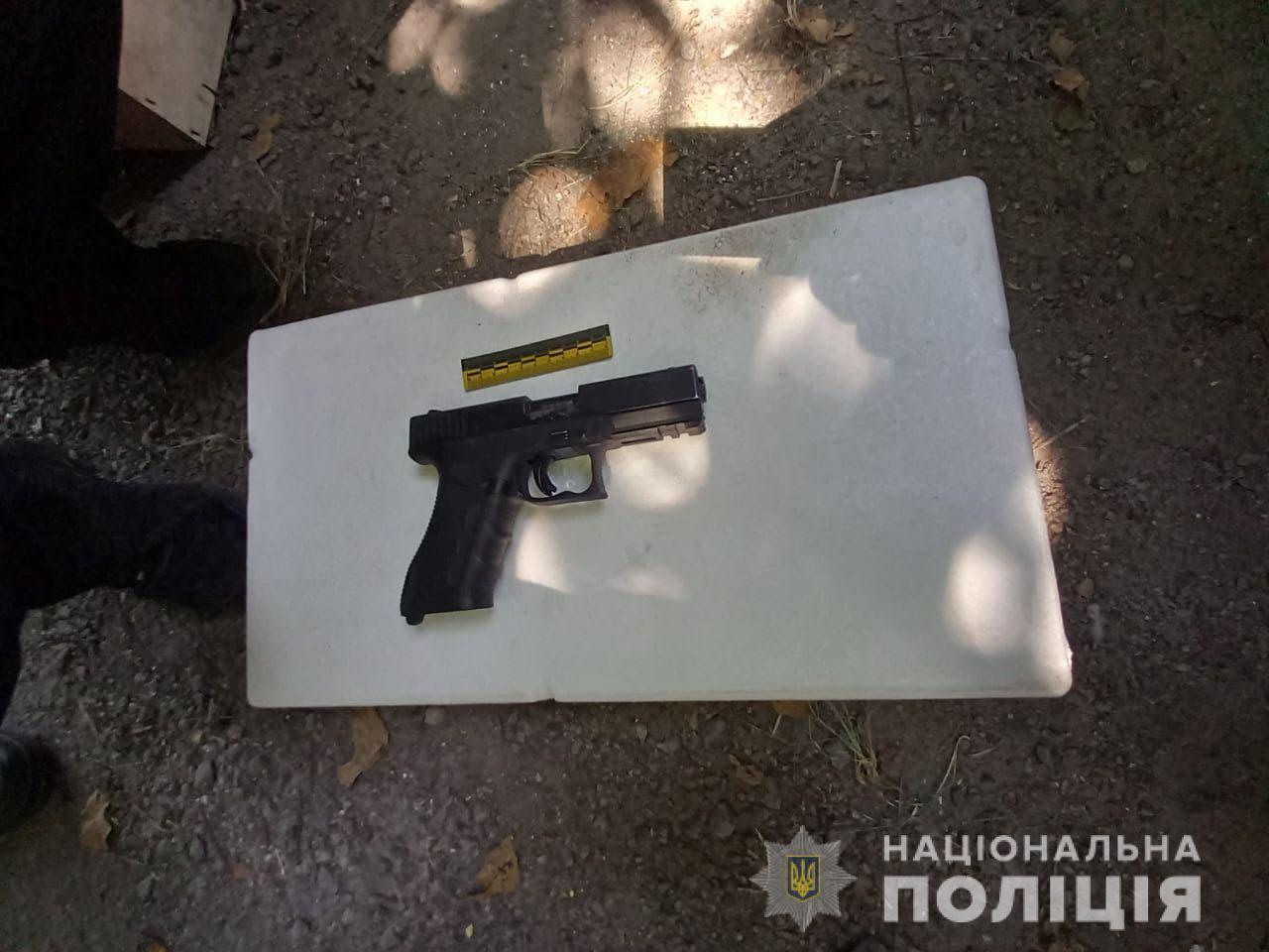 Злоумышленник стрелял из пистолета