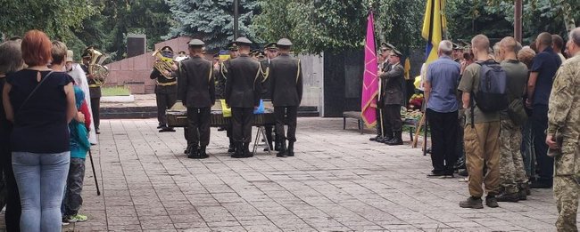 Погибшего на Донбассе воина Вячеслава Питько похоронили на Днепропетровщине 02 dqxikeidqxidqeant