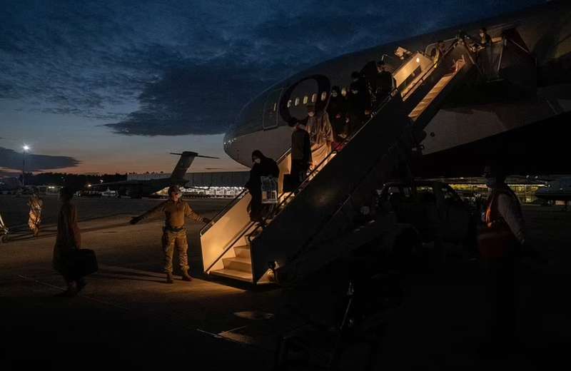 Людей эвакуировали из Кабула.