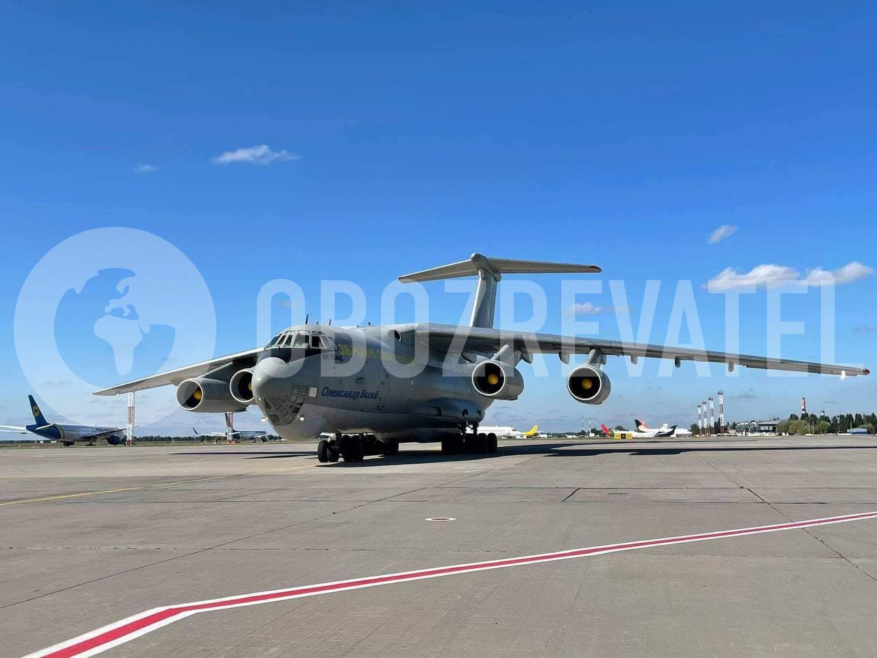 Военный самолет с эвакуированными из Кабула приземлился в