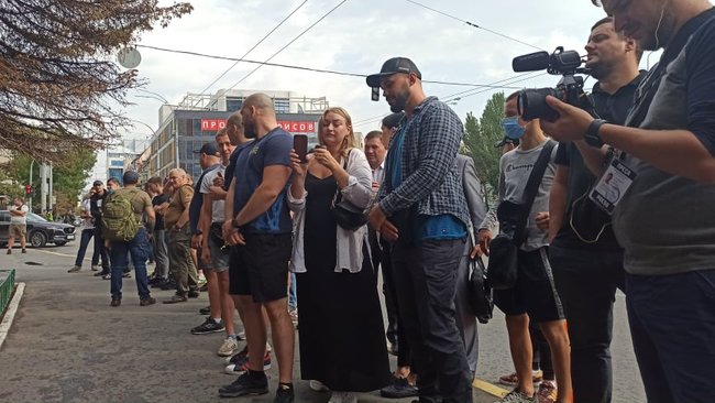 Член Нацкорпуса Кухарчук, которому вручили подозрение за акцию под ОП, порезал себе вены в знак протеста против преследования ветеранов 15 Член Нацкорпуса Кухарчук, которому вручили подозрение за акцию под ОП, порезал себе вены в знак протеста против преследования ветеранов 15