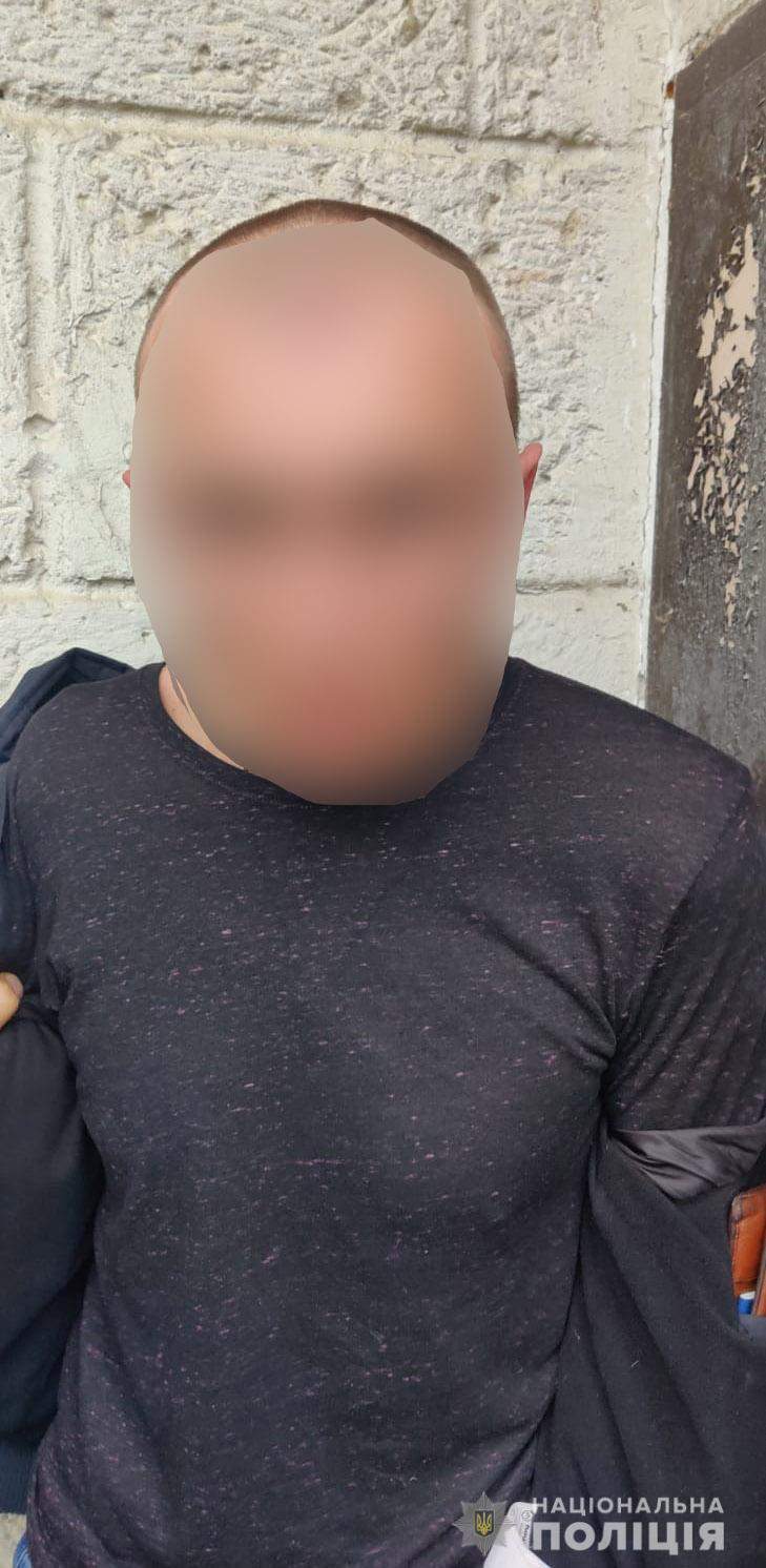 У Львові двоє нападників підрізали поліцейського: постраждав ще один чоловік