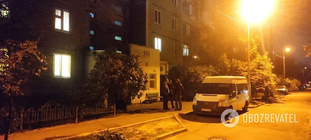 В Киеве мужчина угрожал устроить взрыв в многоэтажке: на место выезжал спецназ. Эксклюзивные фото и видео