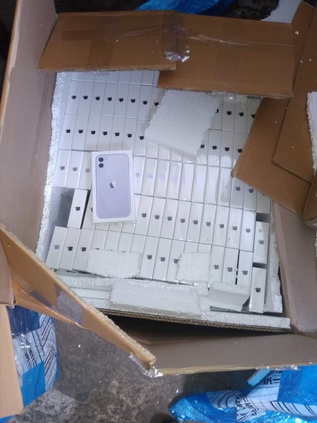 Гражданин хотел незаконно ввезти в страну более 2300 единиц техники Apple, - Госпогранслужба 01 dqxikeidqxidqrant
