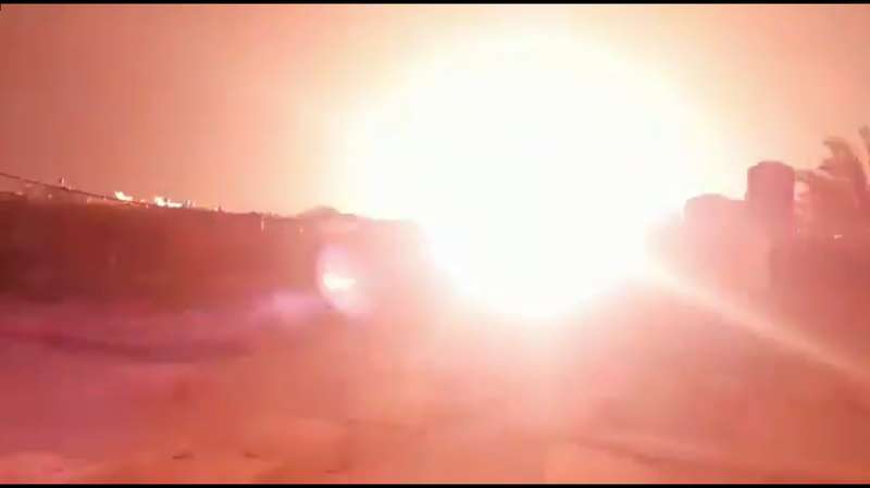 Вспышка от взрыва dqxikeidqxidqrant