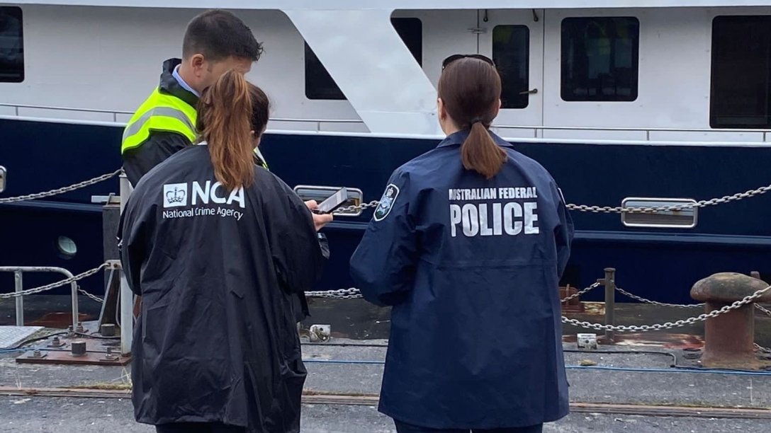 наркотики, яхта, полиция dqxikeidqxidqrant