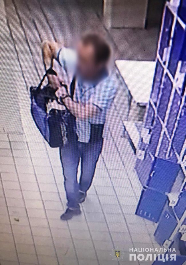 Херсонец прятал гранаты в камере хранения одесского супермаркета 04