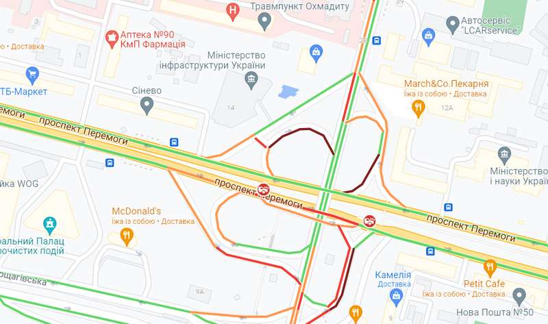 В Киеве на проспекте Победы столкнулись шесть автомобилей dqxikeidqxidqrant