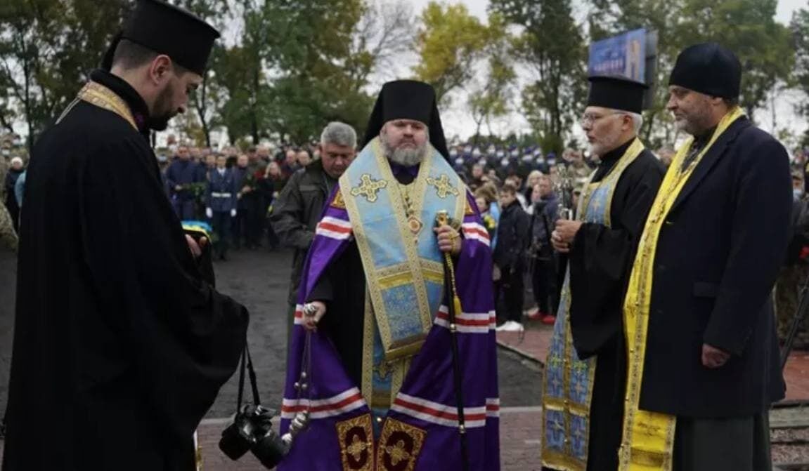 Панихида по погибшим . dqxikeidqxidqrant