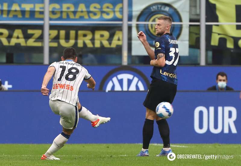 Удар Руслана Малиновского вратарь отбить не смог dqxikeidqxidqrant