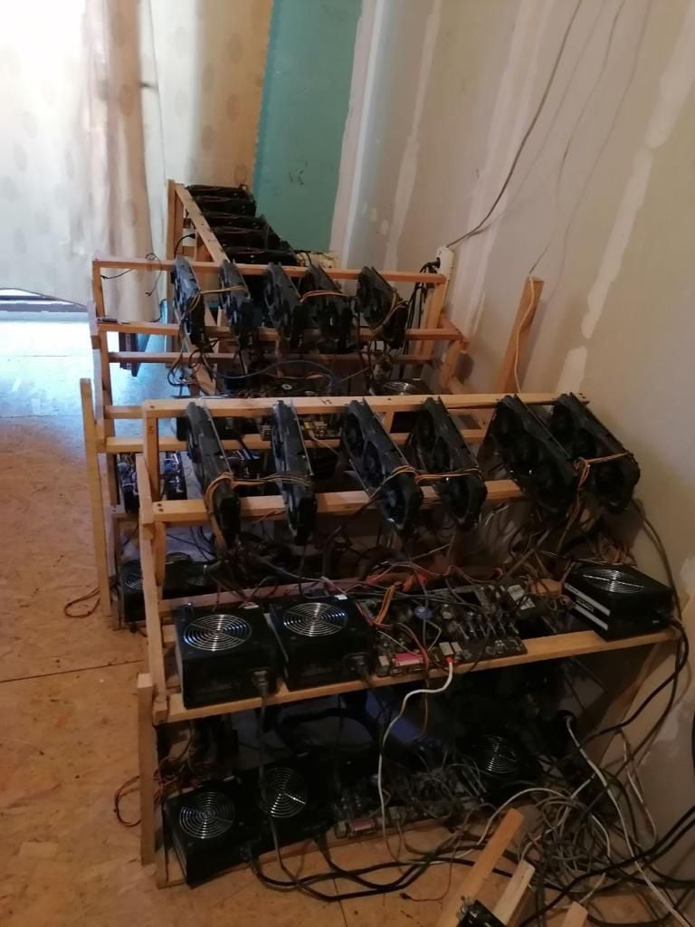 В Кривом Роге в квартире нашли майнинговую ферму криптовалюты dqxikeidqxidqrant