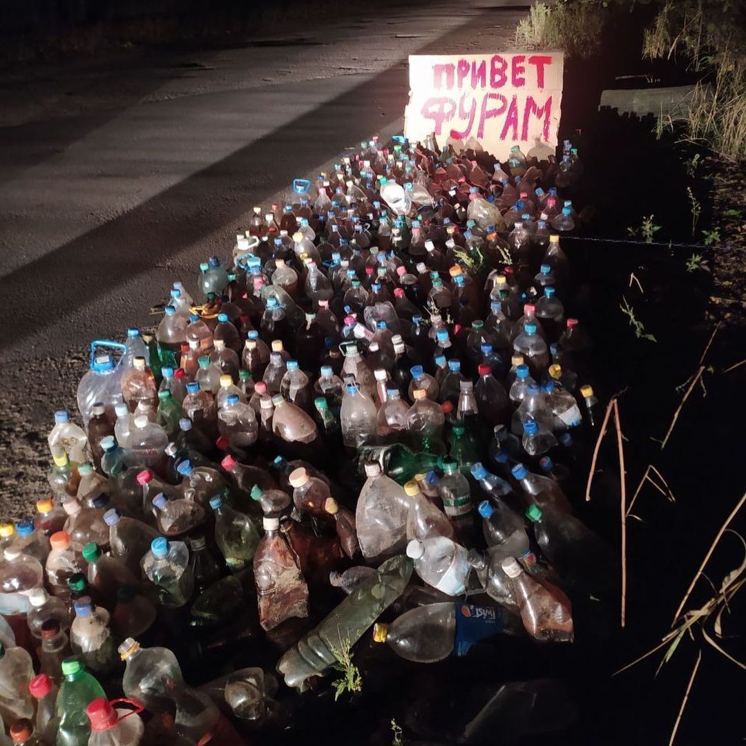 Волонтеры передали привет водителям фур