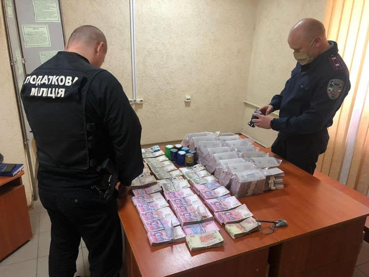 Податкова міліція на рейді