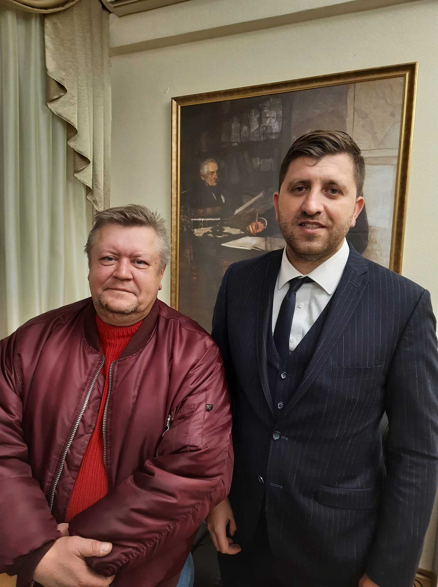 Жизни водителю (на фото слева) ничего не угрожает. dqxikeidqxidqrant