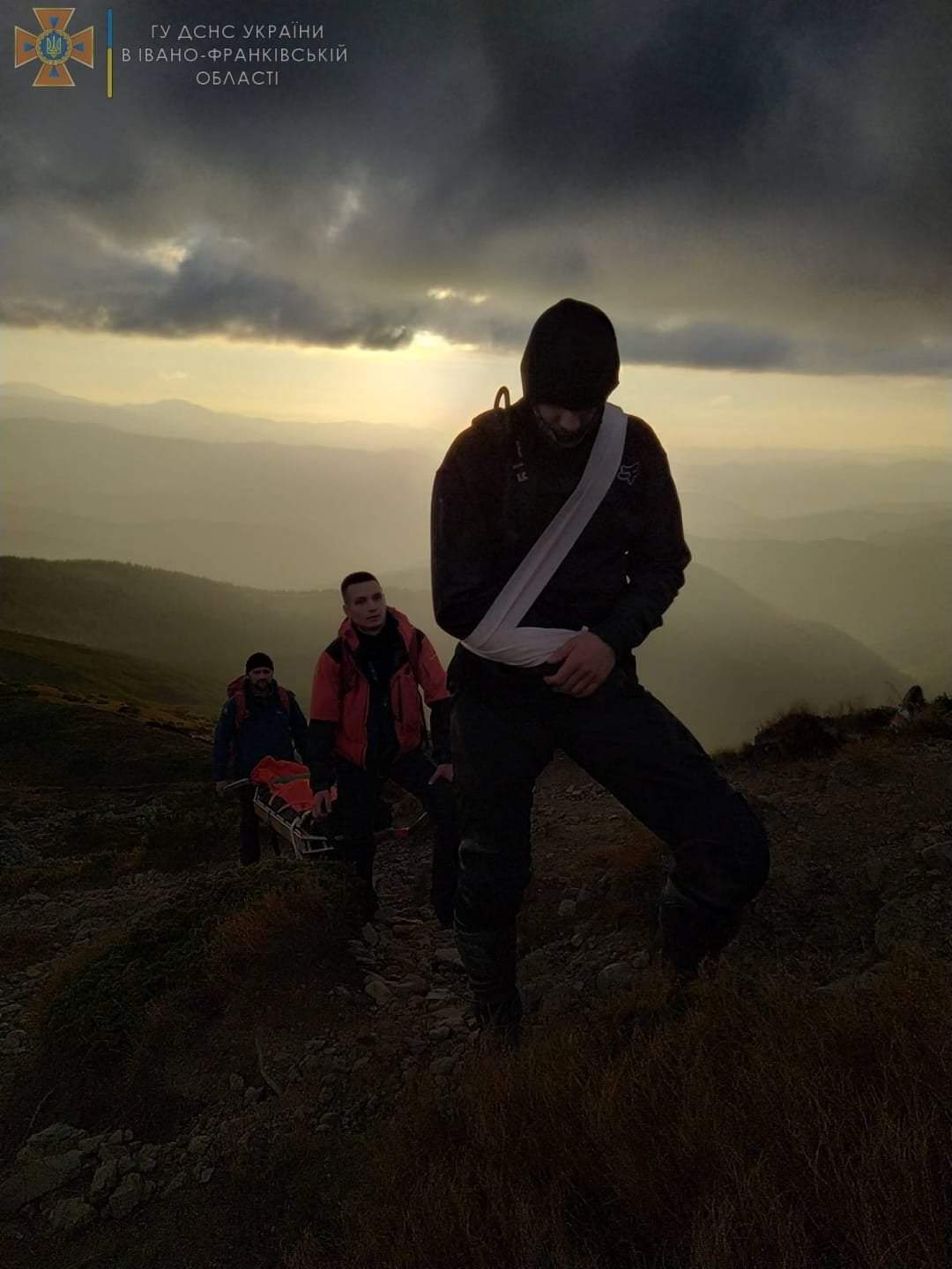 Турист трамувався у Карпатах Турист трамувався у Карпатах dqxikeidqxidqrant