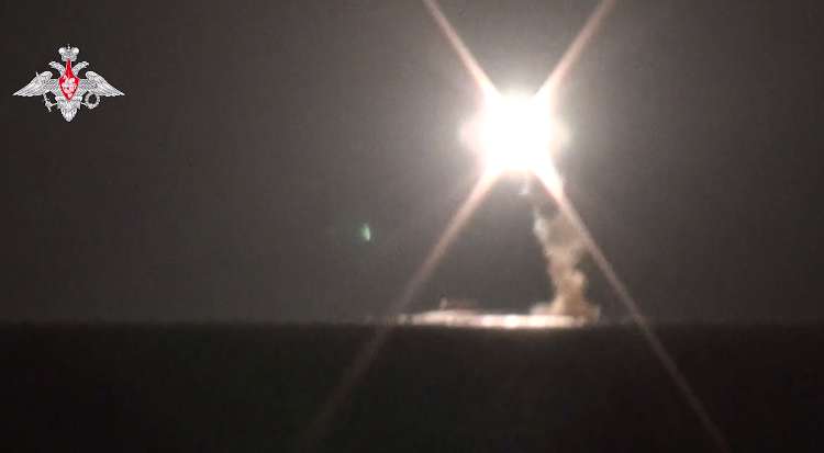 Момент запуска ракеты. dqxikeidqxidqeant