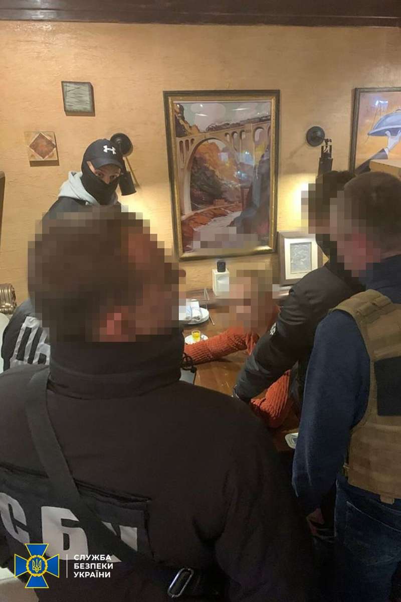 Его разоблачили во время получения взятки dqxikeidqxidqeant