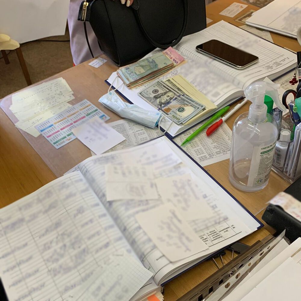 Посредника задержали во время очередного получения средств. dqxikeidqxidqrant