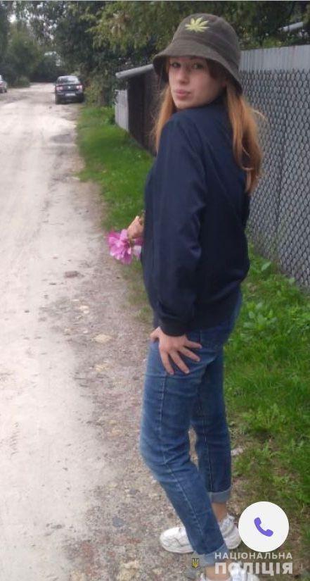 Она была одета в кофту и джинсы dqxikeidqxidqeant