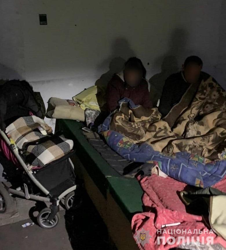 Мать с дочерью проживали в заброшенном помещении. dqxikeidqxidqrant