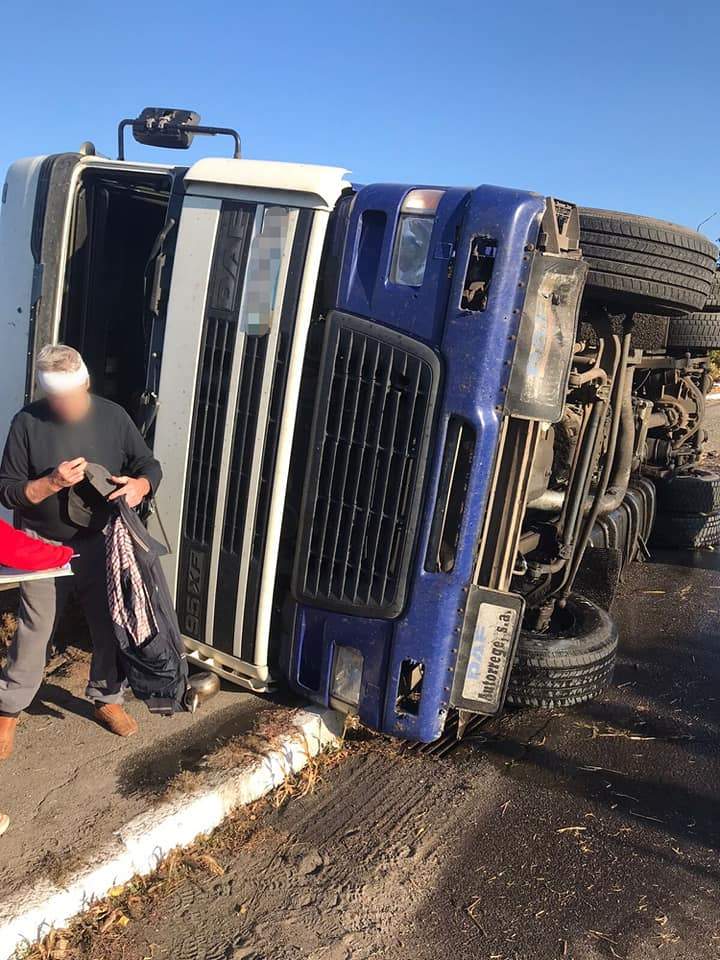 на Київщині перекинулася фура з кавунами dqxikeidqxidqrant